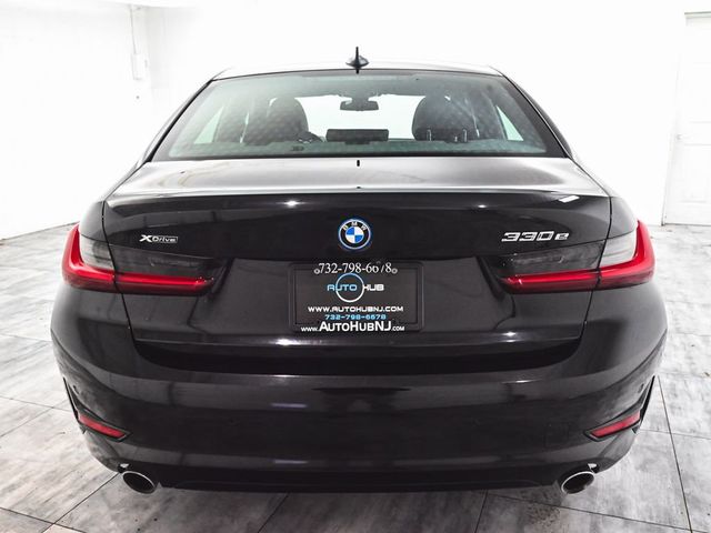 2022 BMW 3 Series 330e xDrive - 23001641 - 4