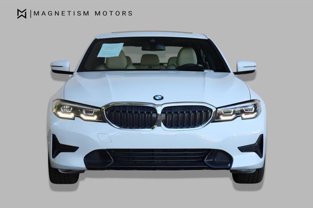 2022 BMW 3 Series 330i Sedan's photo