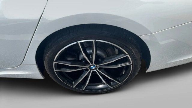 2022 BMW 3 Series 330i Sedan - 23067772 - 11