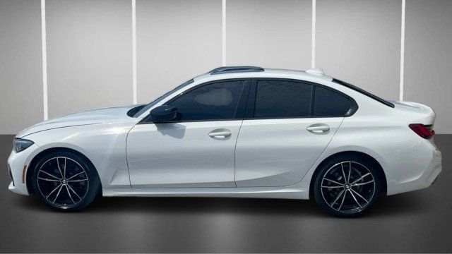 2022 BMW 3 Series 330i Sedan - 23067772 - 4