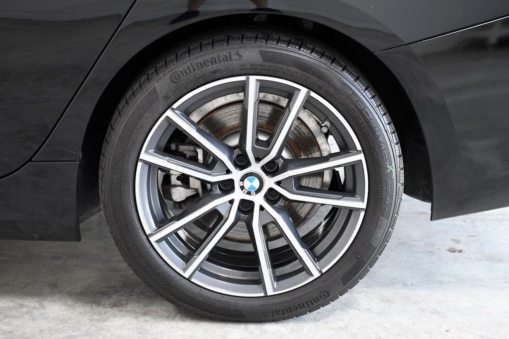 2022 BMW 3 Series 330i Sedan - 22822081 - 11
