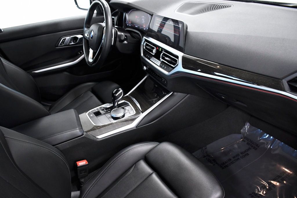 2022 BMW 3 Series 330i Sedan - 22822081 - 16