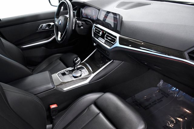 2022 BMW 3 Series 330i Sedan - 22822081 - 16