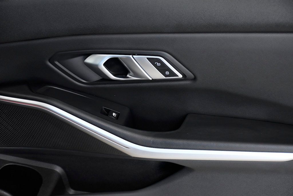 2022 BMW 3 Series 330i Sedan - 22822081 - 17