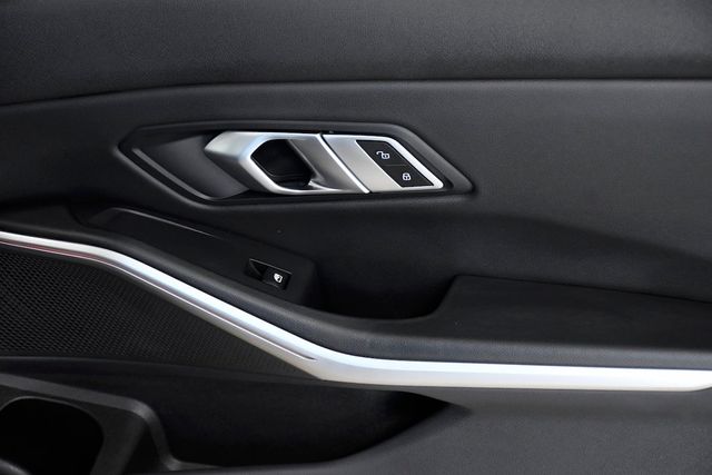 2022 BMW 3 Series 330i Sedan - 22822081 - 17