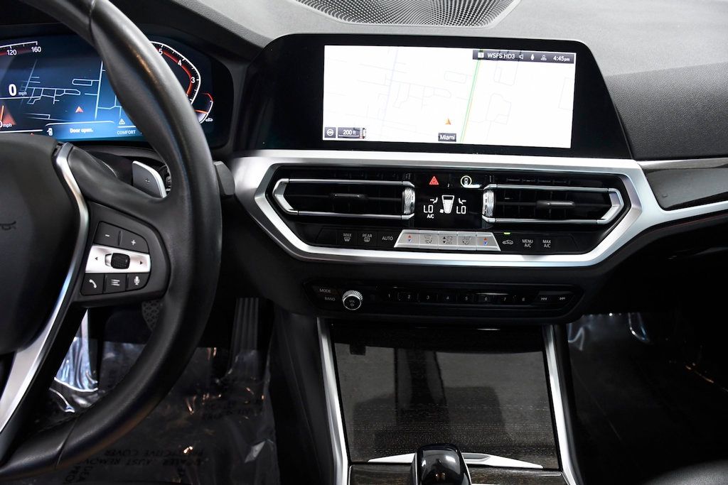 2022 BMW 3 Series 330i Sedan - 22822081 - 23