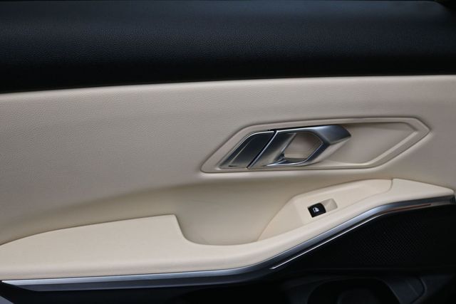 2022 BMW 3 Series 330i Sedan - 23053965 - 9