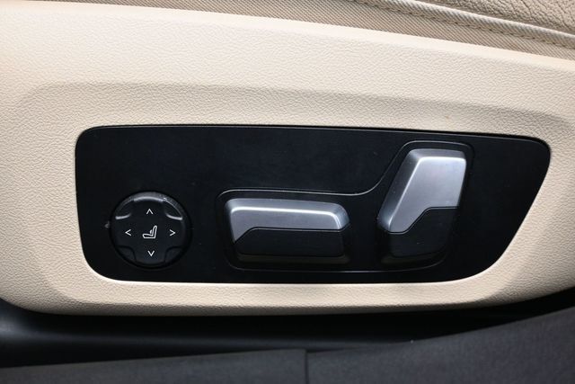 2022 BMW 3 Series 330i Sedan - 23053965 - 7