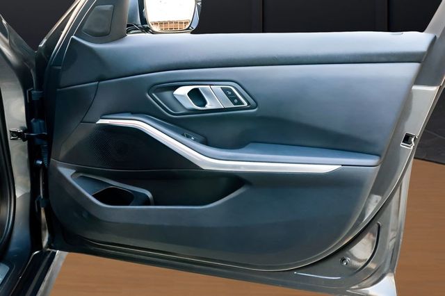 2022 BMW 3 Series 330i Sedan - 23005965 - 25