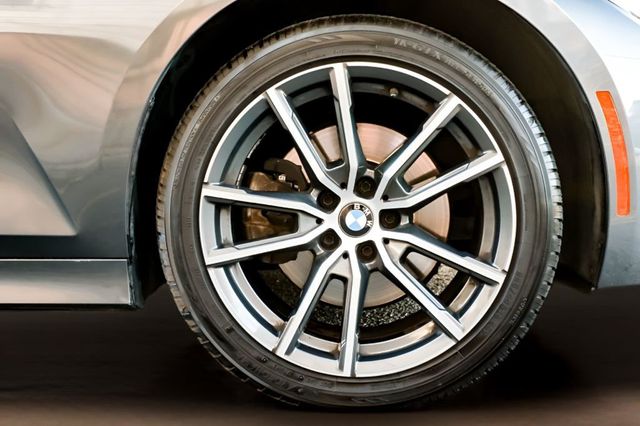 2022 BMW 3 Series 330i Sedan - 23005965 - 36