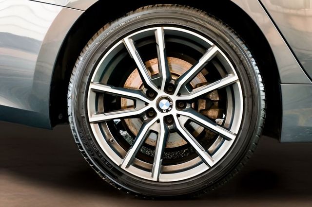 2022 BMW 3 Series 330i Sedan - 23005965 - 37