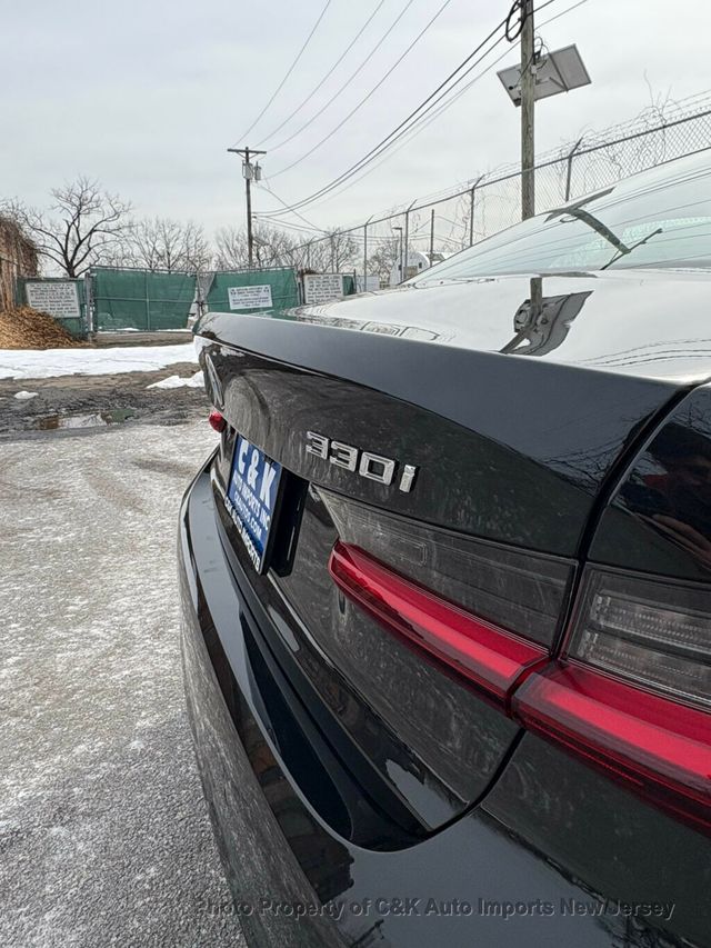 2022 BMW 3 Series 330i xDrive,ROOF,NAV,HTD STS - 22988709 - 16