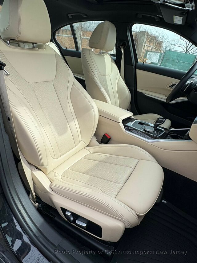 2022 BMW 3 Series 330i xDrive,ROOF,NAV,HTD STS - 22988709 - 26