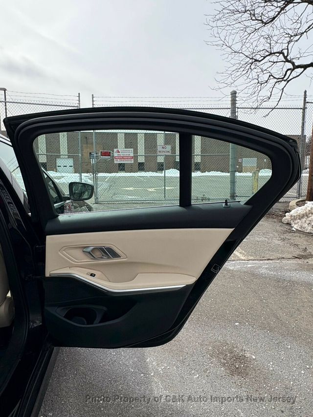 2022 BMW 3 Series 330i xDrive,ROOF,NAV,HTD STS - 22988709 - 28