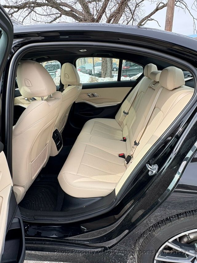2022 BMW 3 Series 330i xDrive,ROOF,NAV,HTD STS - 22988709 - 32