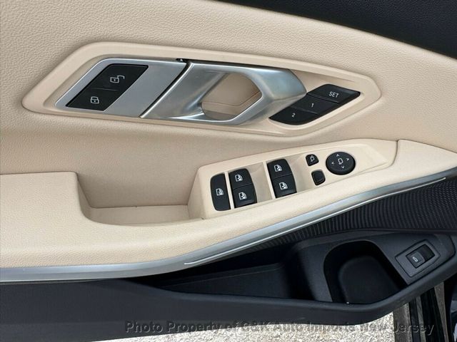 2022 BMW 3 Series 330i xDrive,ROOF,NAV,HTD STS - 22988709 - 39