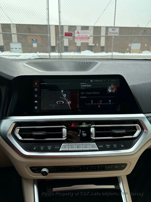 2022 BMW 3 Series 330i xDrive,ROOF,NAV,HTD STS - 22988709 - 46