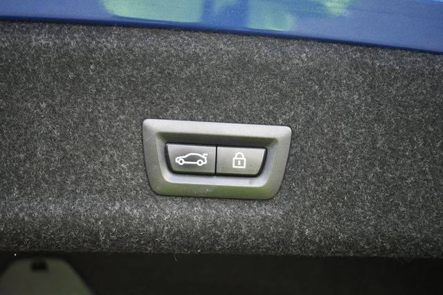 2022 BMW 3 Series 330i xDrive Sedan - 22841629 - 11