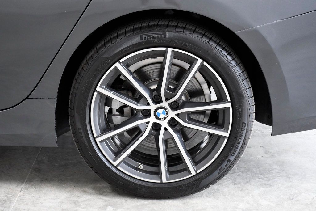 2022 BMW 3 Series 330i xDrive Sedan - 22798699 - 11