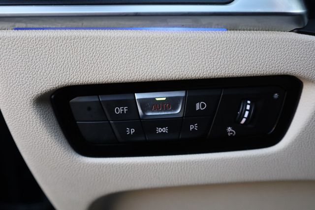 2022 BMW 3 Series 330i xDrive Sedan - 22996208 - 37