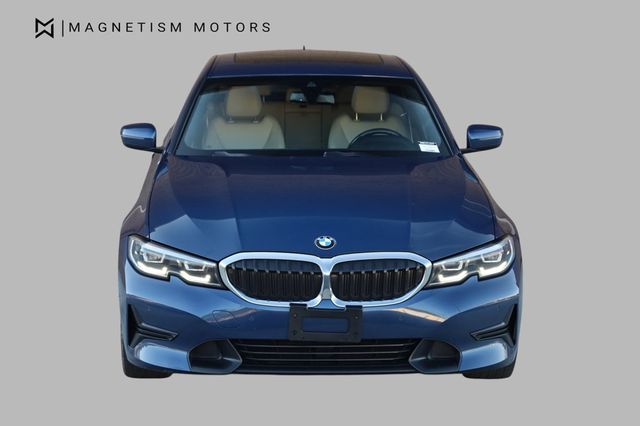2022 BMW 3 Series 330i xDrive Sedan - 22996208 - 4