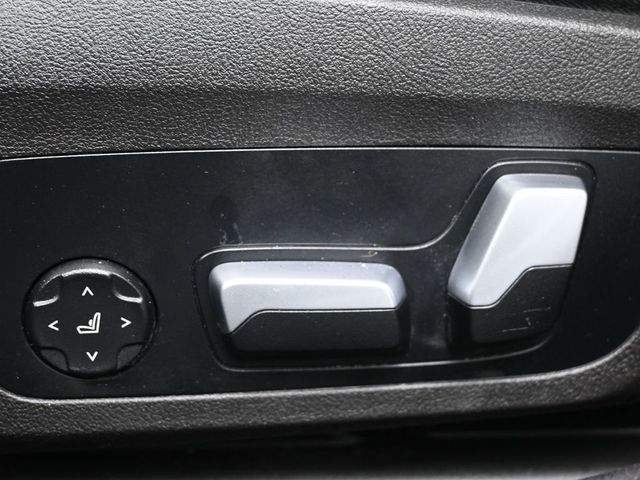 2022 BMW 3 Series 330i xDrive Sedan - 22978581 - 13