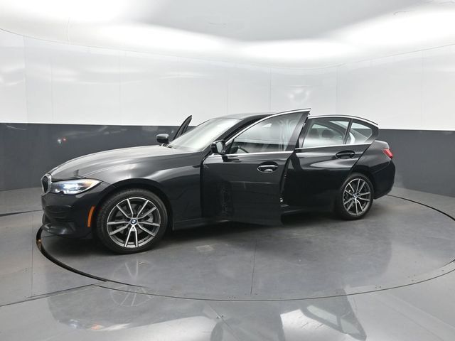 2022 BMW 3 Series 330i xDrive Sedan - 22978581 - 35