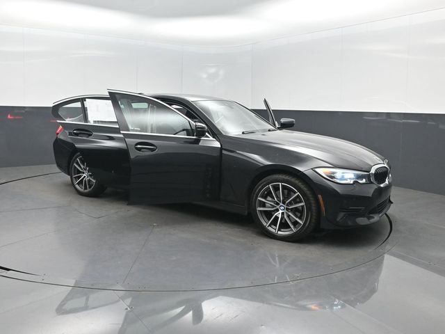 2022 BMW 3 Series 330i xDrive Sedan - 22978581 - 37