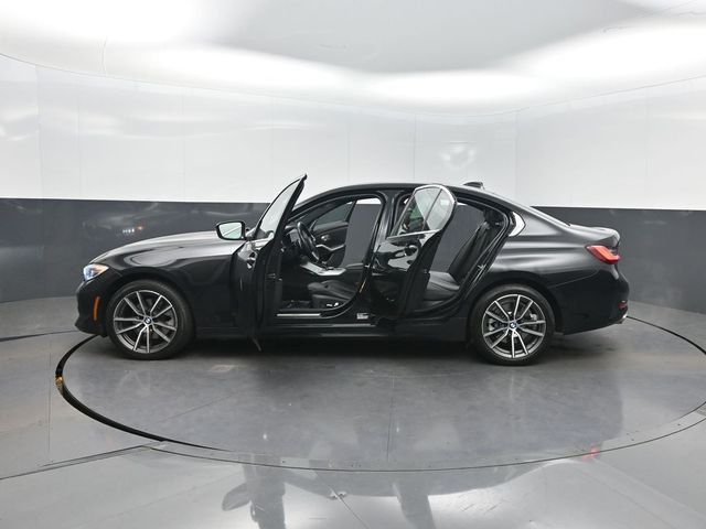 2022 BMW 3 Series 330i xDrive Sedan - 22978581 - 38