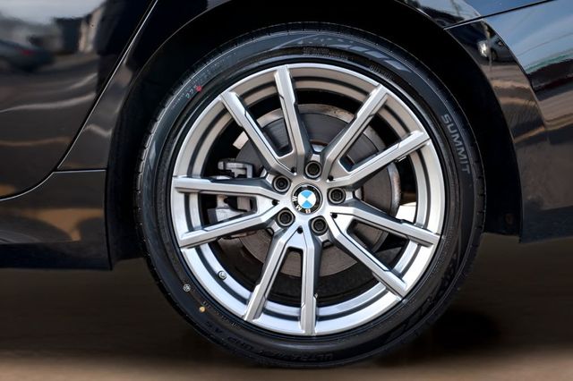 2022 BMW 3 Series 330i xDrive Sedan - 23005947 - 29
