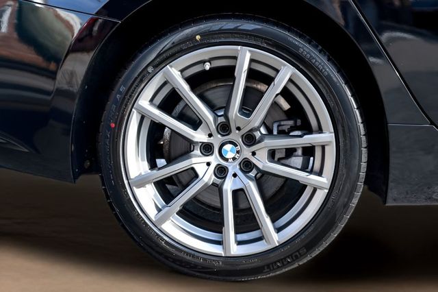 2022 BMW 3 Series 330i xDrive Sedan - 23005947 - 30