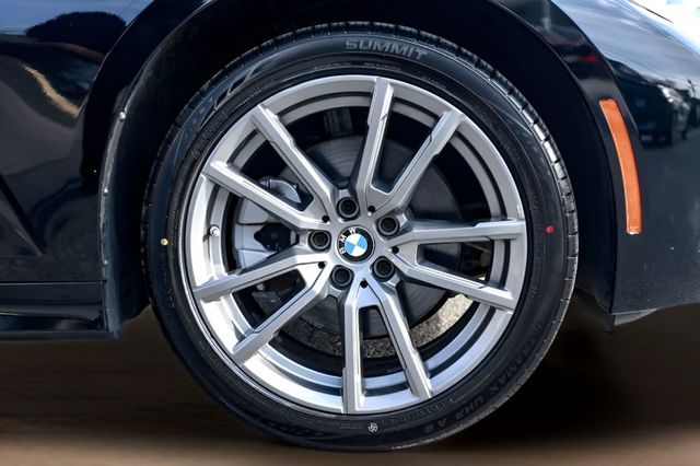 2022 BMW 3 Series 330i xDrive Sedan - 23005947 - 31