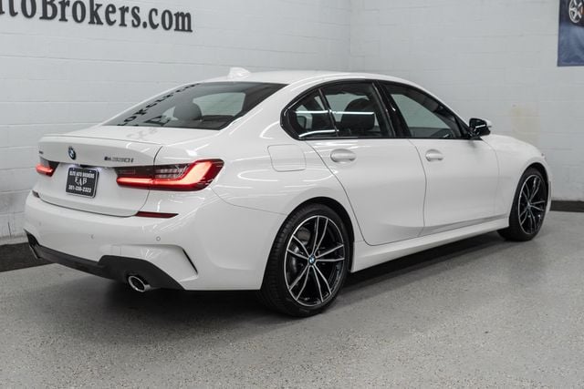 2022 BMW 3 Series 330i xDrive Sedan - 22556582 - 5