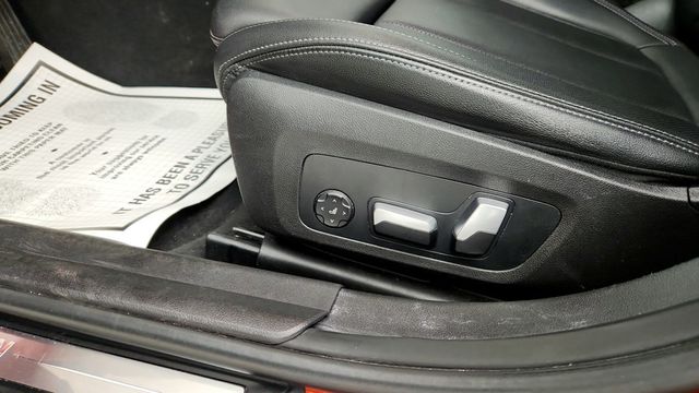 2022 BMW 3 Series 330i xDrive Sedan with & Driving Assistance & Convenience Pkgs - 22944382 - 11