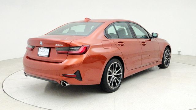 2022 BMW 3 Series 330i xDrive Sedan with & Driving Assistance & Convenience Pkgs - 22944382 - 4