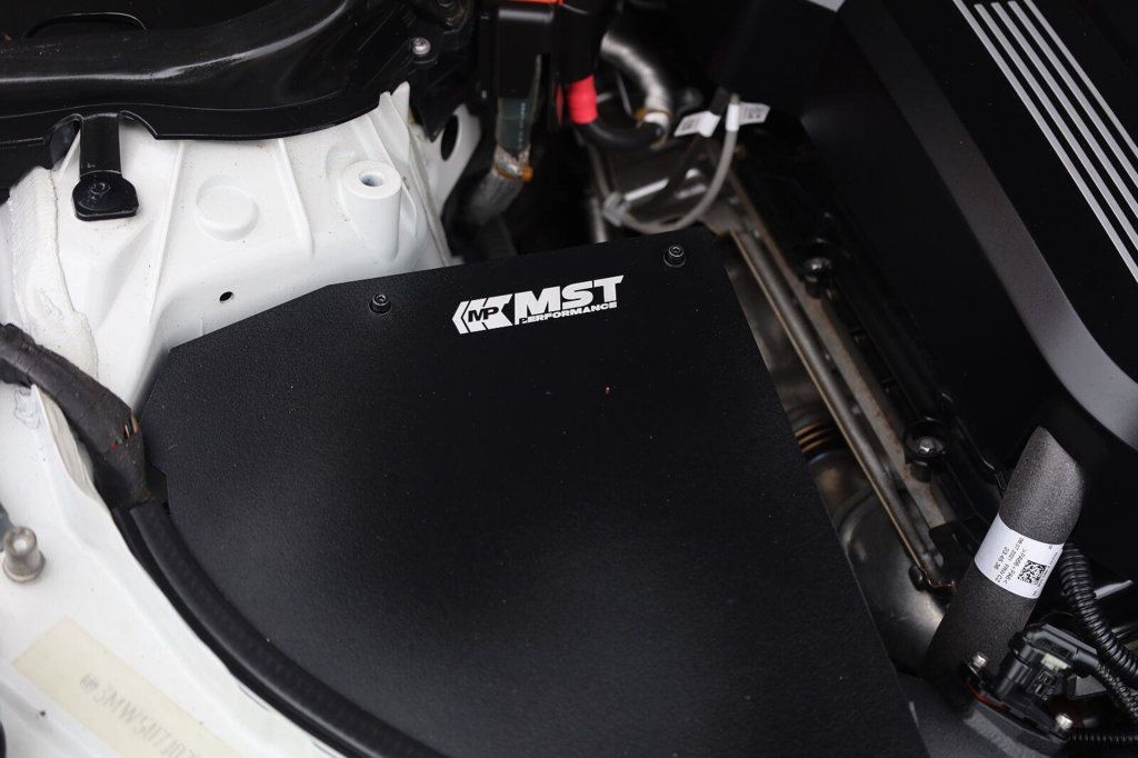 BMW 3 Series photo 15