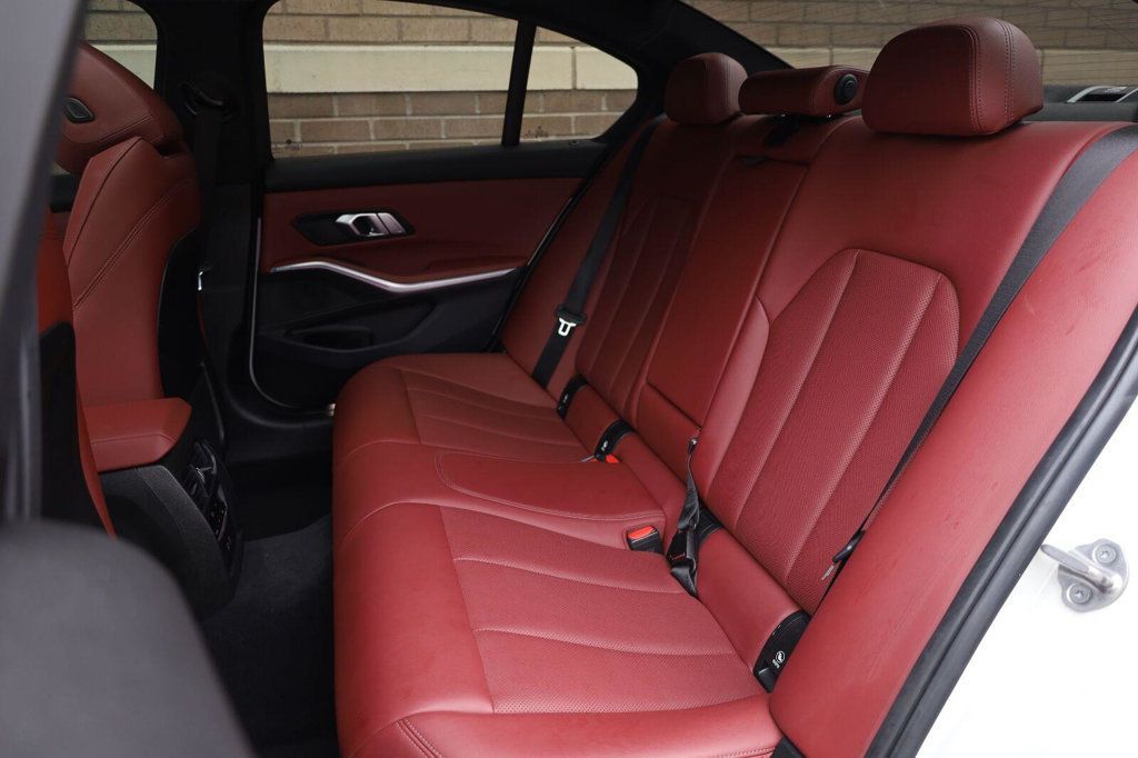 BMW 3 Series photo 23