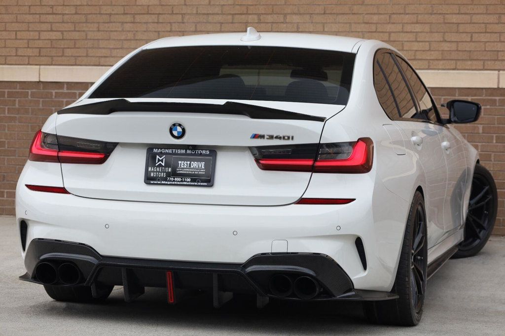 BMW 3 Series photo 9