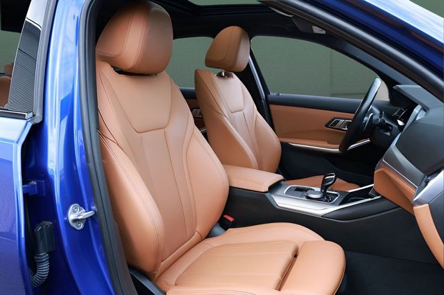 2022 BMW 3 Series M340i Sedan - 23022689 - 26