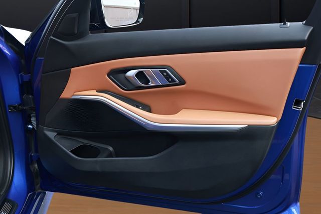 2022 BMW 3 Series M340i Sedan - 23022689 - 28
