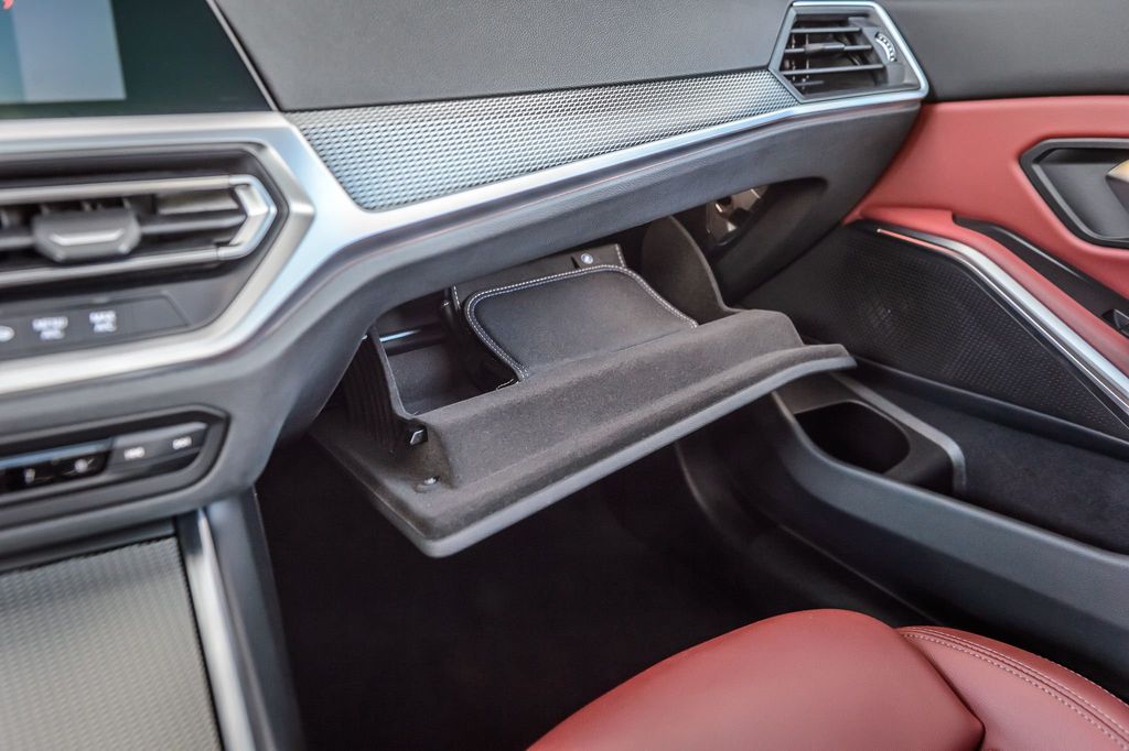 2022 BMW 3 Series M340i xDRIVE - WHITE ON RED - NAV - CARPLAY - SUPER CLEAN  - 22879103 - 32