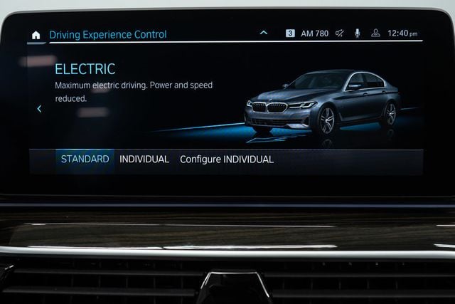 2022 BMW 5 Series 530e xDrive Plug-In Hybrid - 22775008 - 29