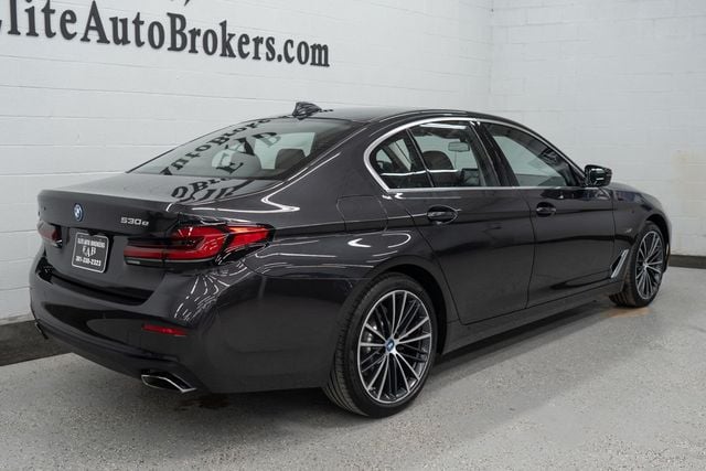 2022 BMW 5 Series 530e xDrive Plug-In Hybrid - 22775008 - 5