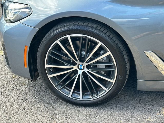 2022 BMW 5 Series 530i Sedan - 23012184 - 11