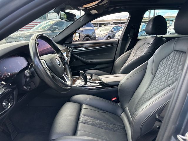 2022 BMW 5 Series 530i Sedan - 23012184 - 12