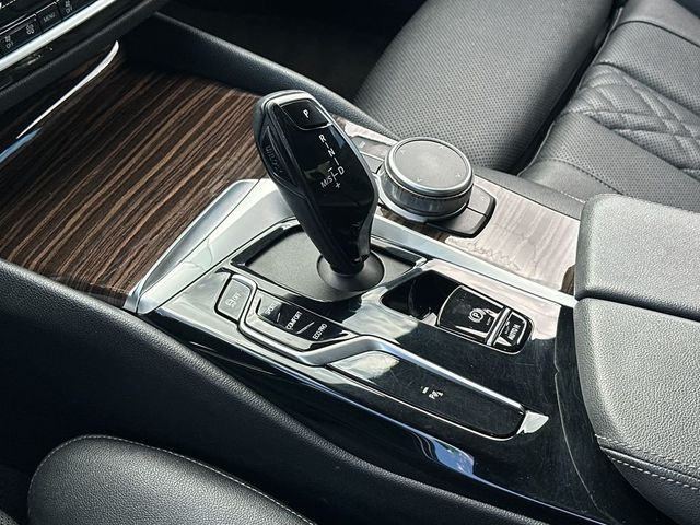 2022 BMW 5 Series 530i Sedan - 23012184 - 18
