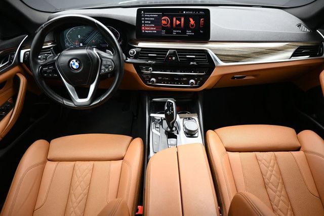 2022 BMW 5 Series 530i Sedan - 23040442 - 10