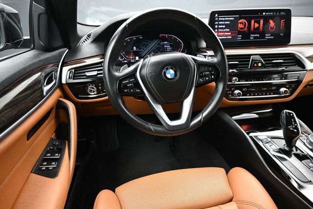 2022 BMW 5 Series 530i Sedan - 23040442 - 11