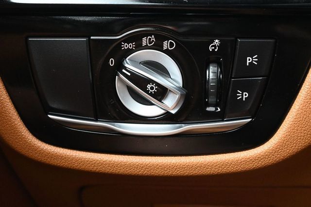 2022 BMW 5 Series 530i Sedan - 23040442 - 21