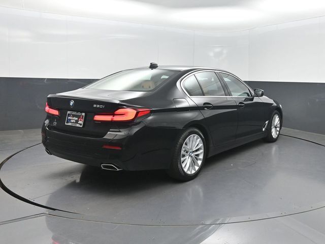 2022 BMW 5 Series 530i Sedan - 23040442 - 30